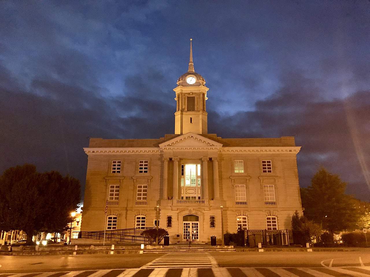 Exploring Columbia, TN: Local News, Dining & Attractions